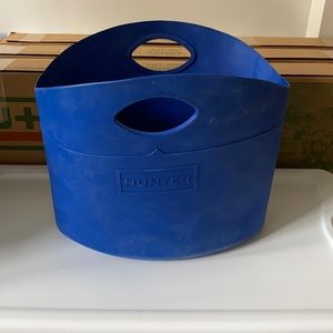 Hunter rubber tote